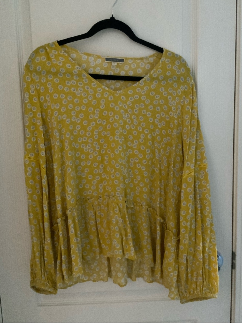 Pleione Yellow White Dot Peplum Long-Sleeve Blouse Medium